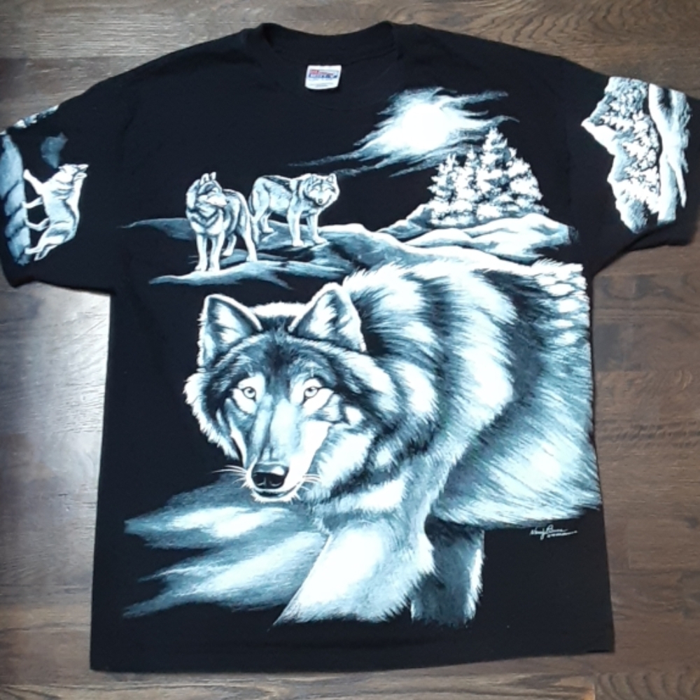 Vintage 1990's Wolf tshirt